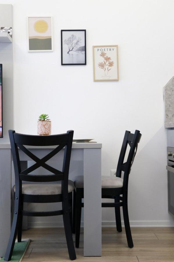 Comfy Studio At 'Mangalem21 Complex' Parking-Wifi-Ac-View Tirana Eksteriør billede