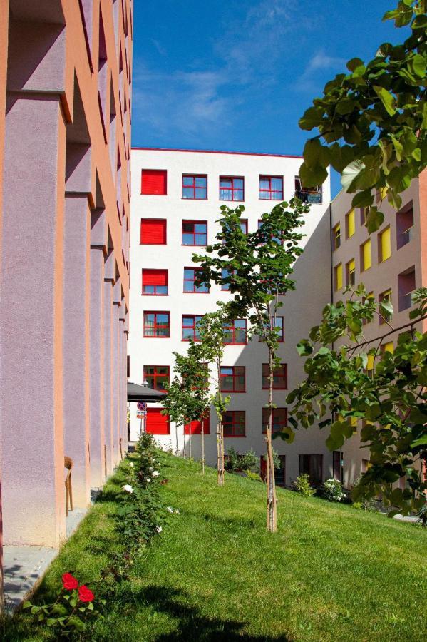 Comfy Studio At 'Mangalem21 Complex' Parking-Wifi-Ac-View Tirana Eksteriør billede